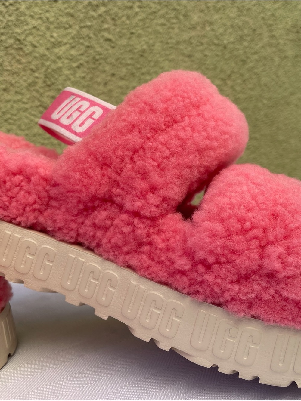 UGG Pink Fluff Slide Sandals with Elastic Strap size 6